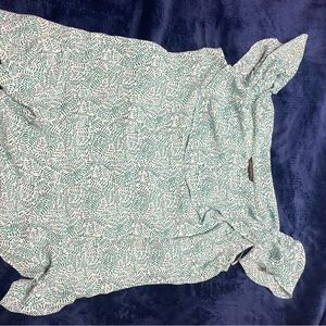 Like new banana republic size large ruffle top